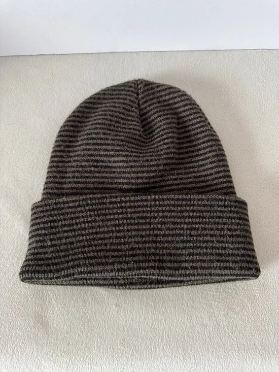 Carhartt turn back beanie - Picture 2 of 4